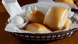 <b>1. </b>Texas Roadhouse bread rolls ... will roll your mind