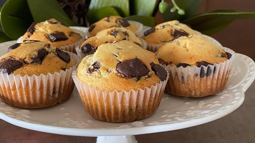 Right Ingredients for soft and buttery Chocolate chip muffins