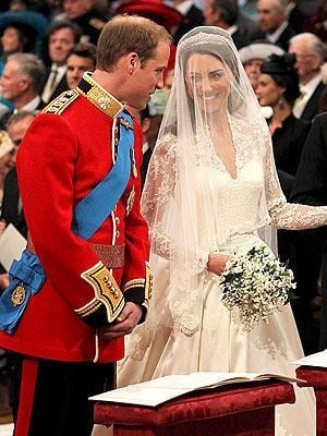 الأمير البريطاني ويليام يحتفل اليوم بعيد زواجه الثاني مع زوجته كاتي