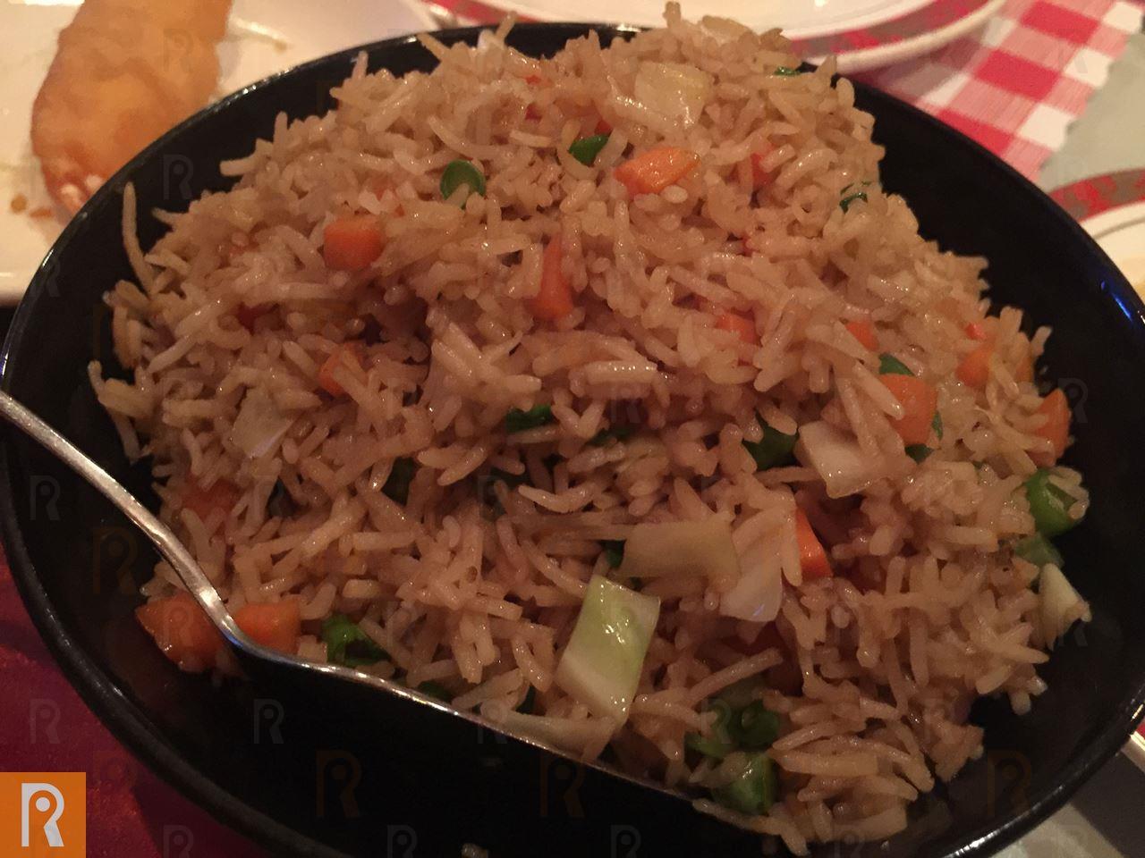أرز مقلي مع الخضار