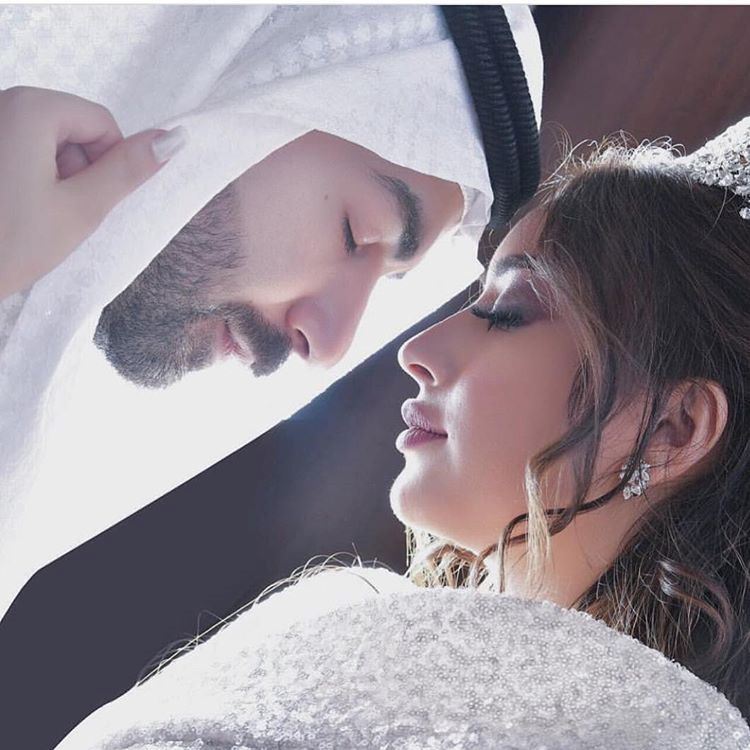 تفاصيل إطلالة الممثلة فرح الهادي يوم زفافها