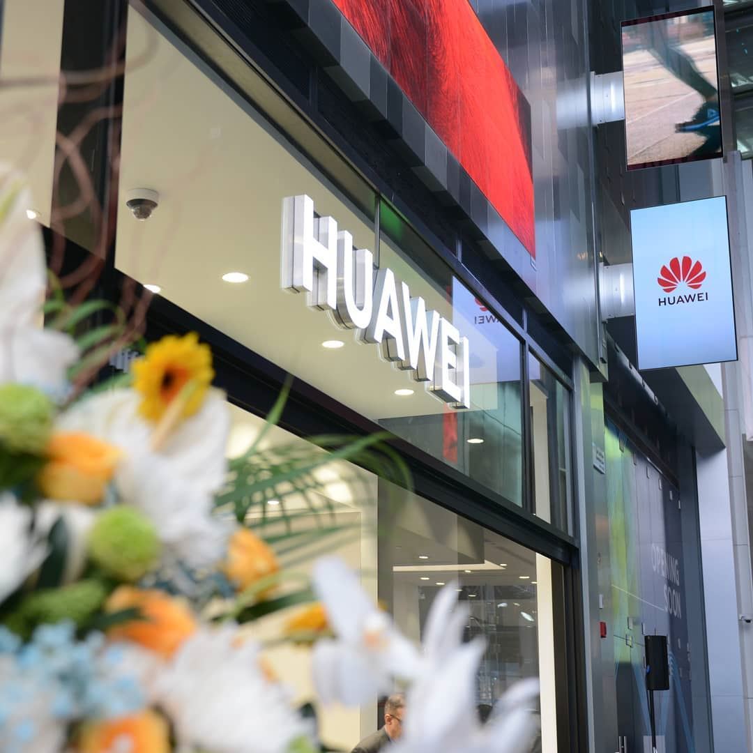 افتتاح متجر Huawei الأول في الكويت في مجمع الأفنيوز