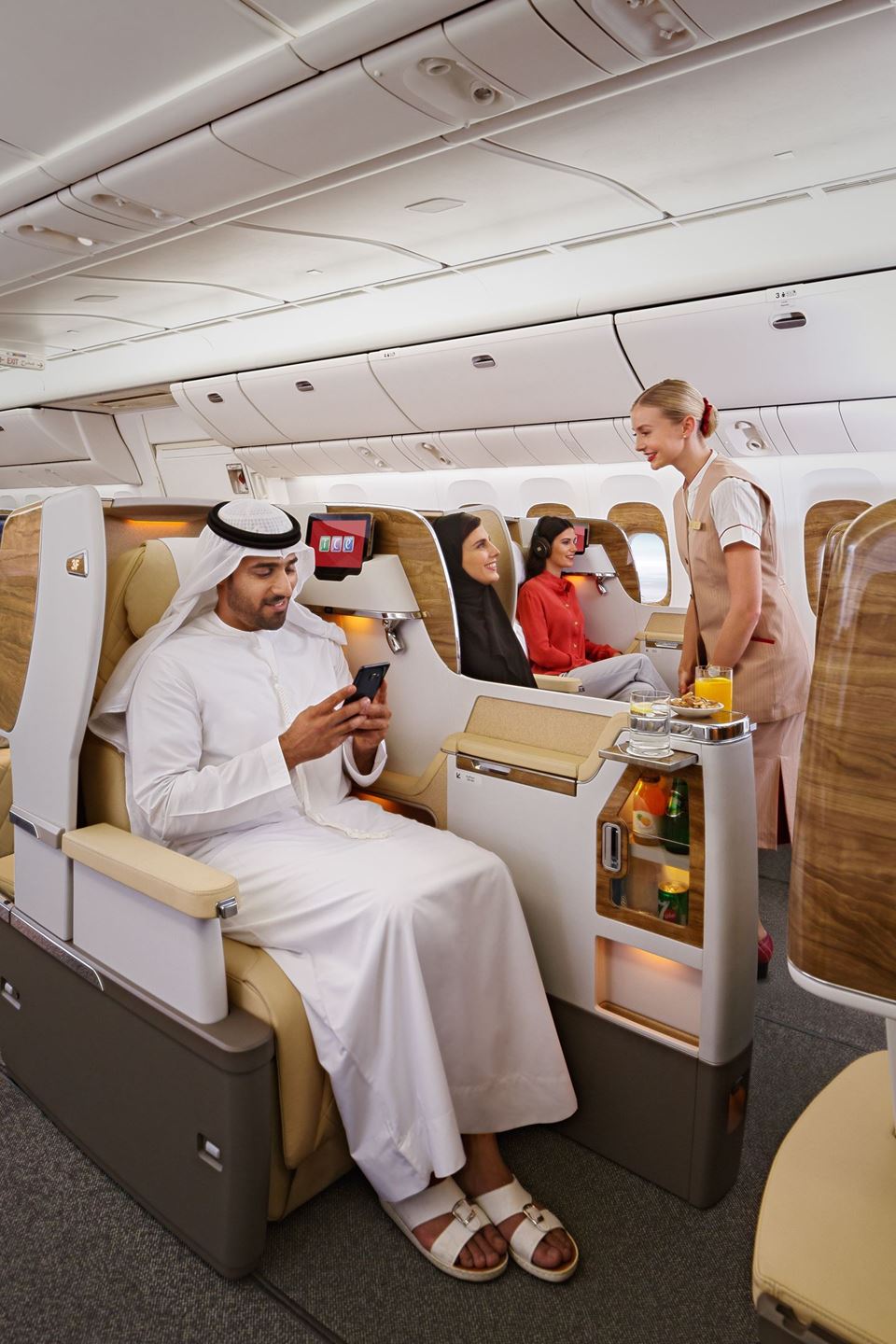 فرصة ذهبية من سكاي واردز طيران الإمارات للترقية إلى الفئة الذهبية