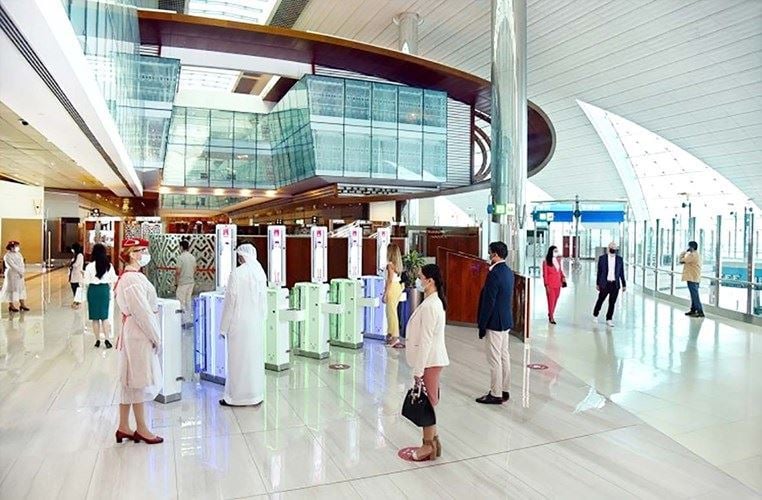 "طيران الإمارات" تستأنف تقديم الخدمات الأرضية المتميزة لركاب الدرجة "الأولى" و "رجال الأعمال"