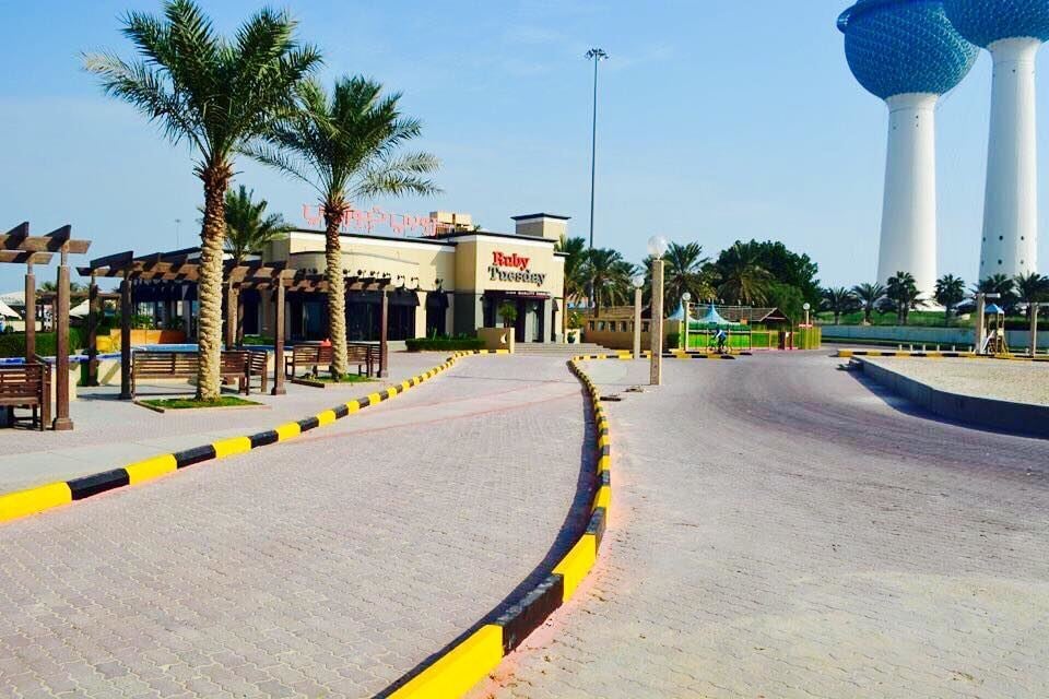New drive-through for free valet parking at RubyTuesday Sharq