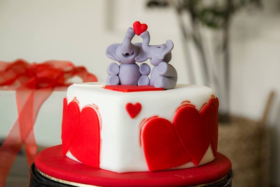 Chocolate Bar Valentine's Elephant love cake
