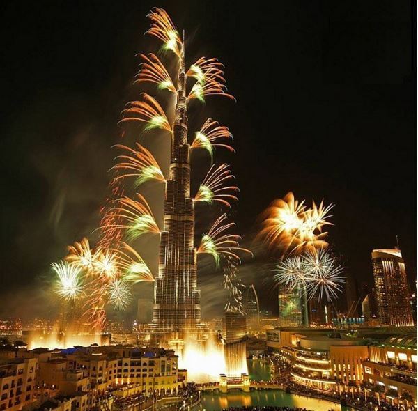 تفاصيل عرض الألعاب النارية للسنة الجديدة 2016 في دبي