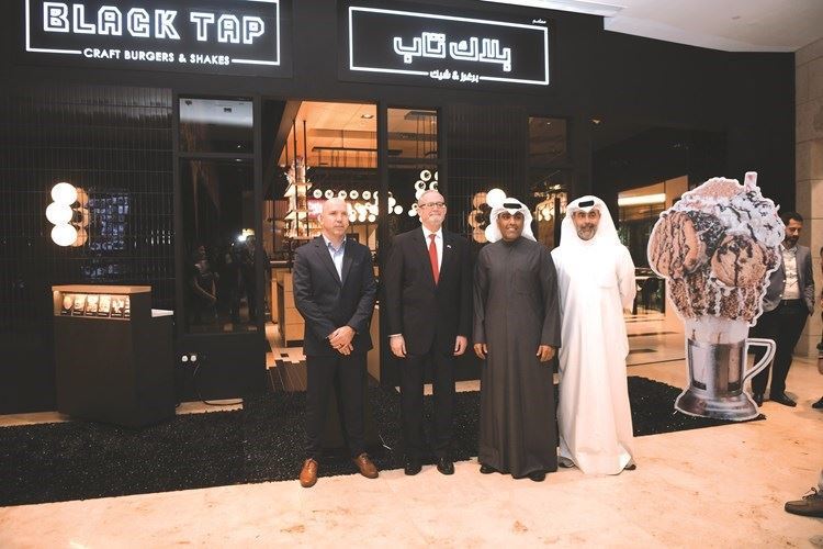 افتتاح فرع ثاني لمطعم بلاك تاب في الكويت في مجمع الكوت مول