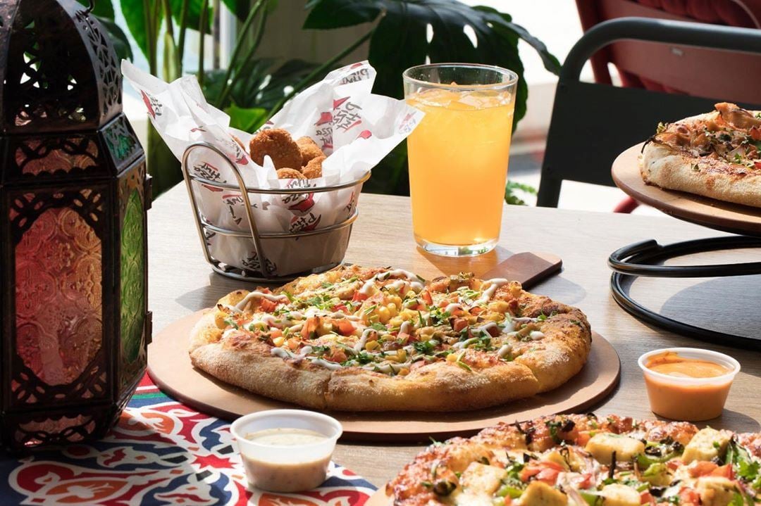 عرض بوفيه افطار مطعم بيتزا هت خلال شهر رمضان 2019