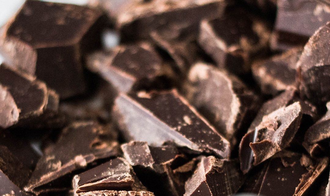 تعرف على الفوائد الصحية العديدة للشوكولاتة الداكنة