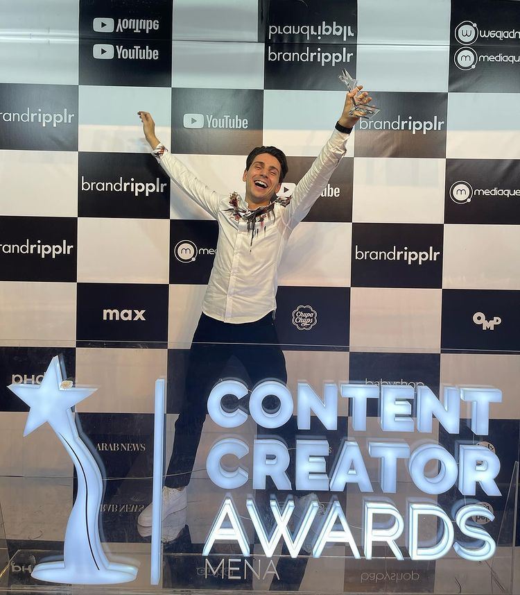 عمرو مسكون يفوز بجائزة أفضل صانع محتوى بالعالم العربي لعام 2022