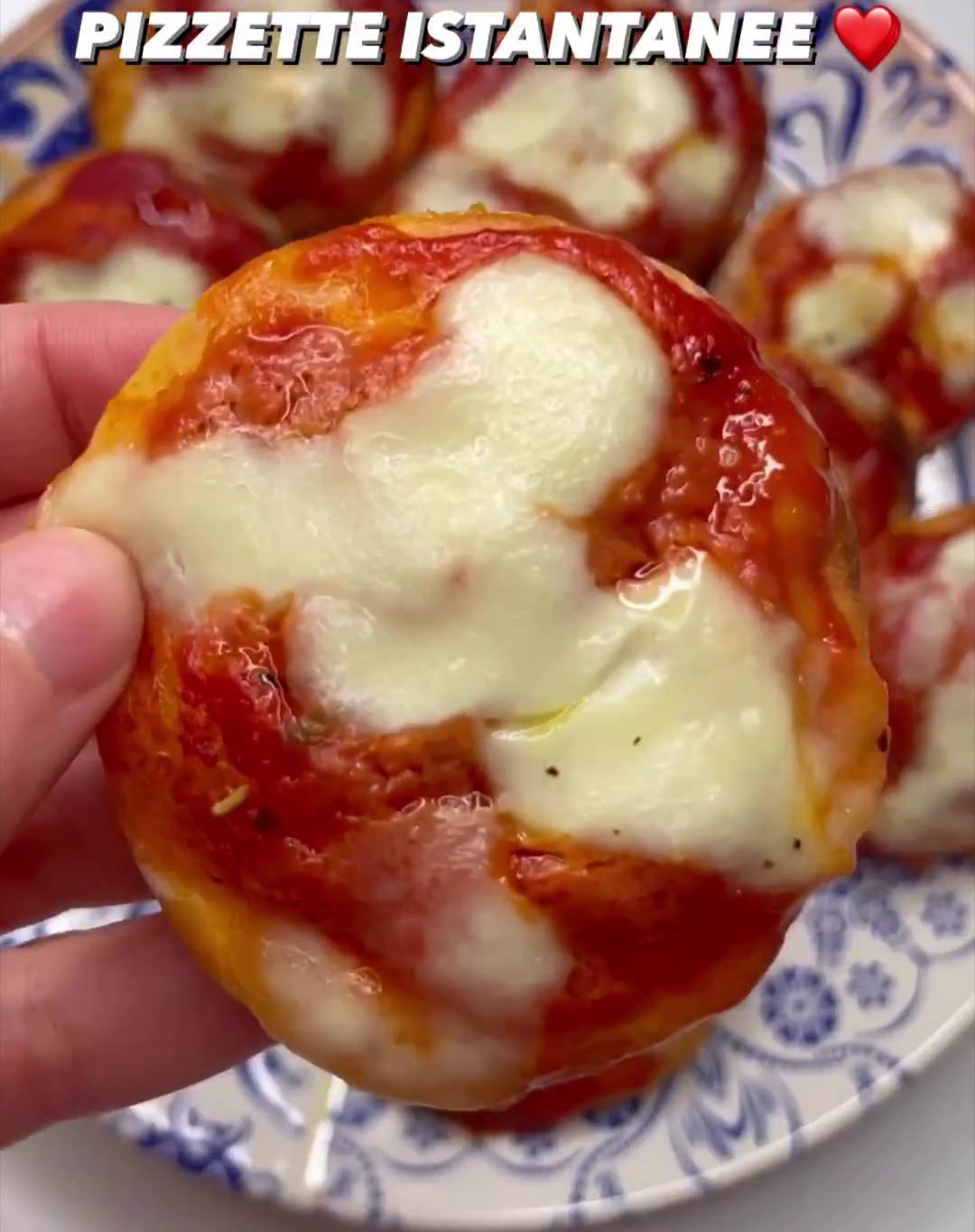 How to Prepare Instant Oven Mini Pizzas at Home