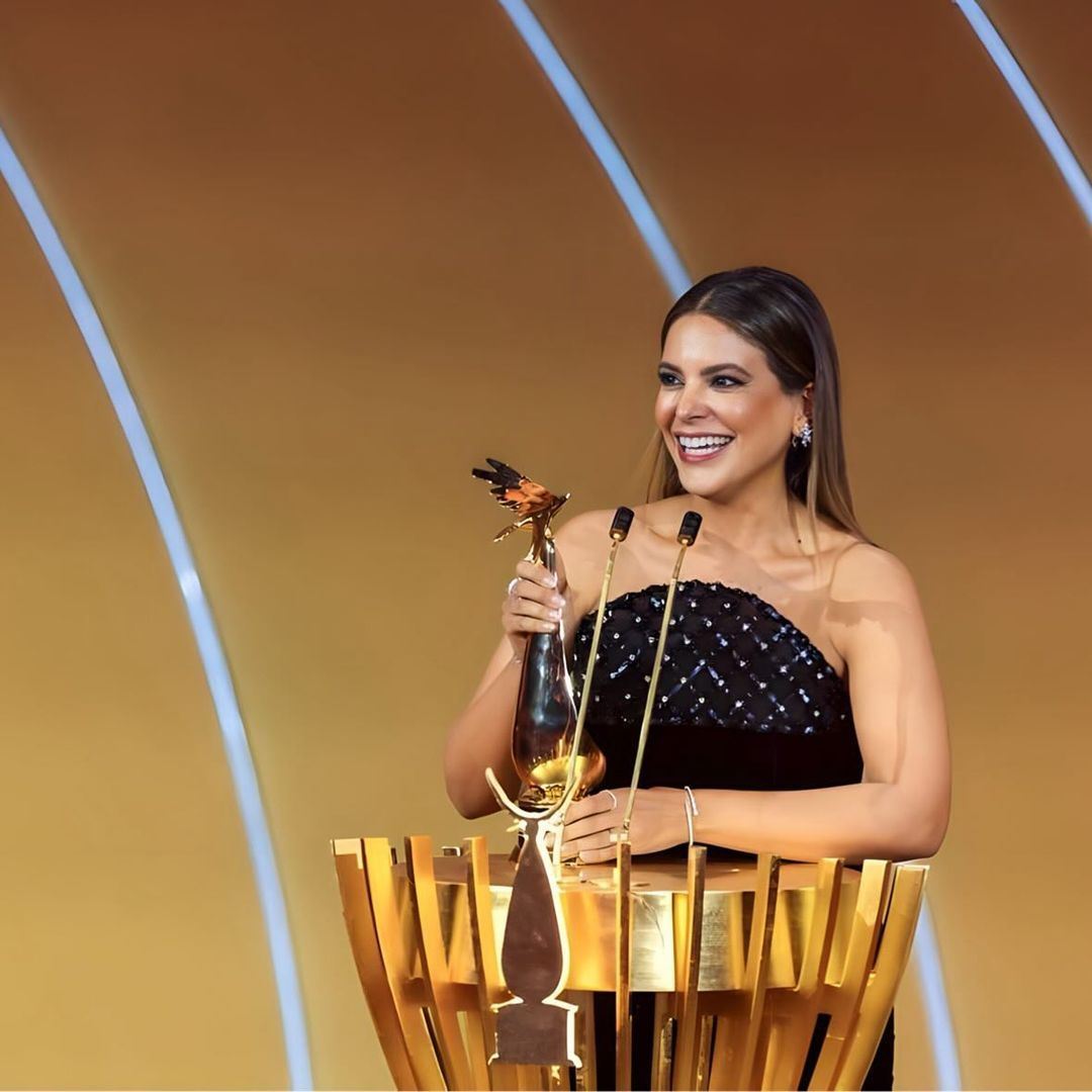 Bibi Alabdulmohsen wins "Favorite Influencer" Award at Joy Awards Ceremony